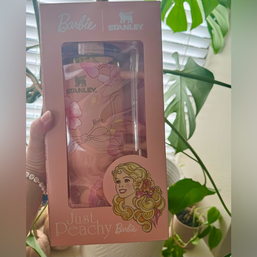 Stanley x Barbie Legends Flowstate Quencher 40oz Tumbler
